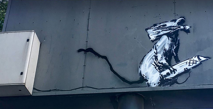 Photo-fournie-4-septembre-2019-Centre-Pompidou-pochoir-Banksy-derobe_0_728_373.jpg